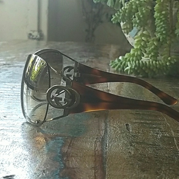 Gucci sunglasses - Picture 1 of 3